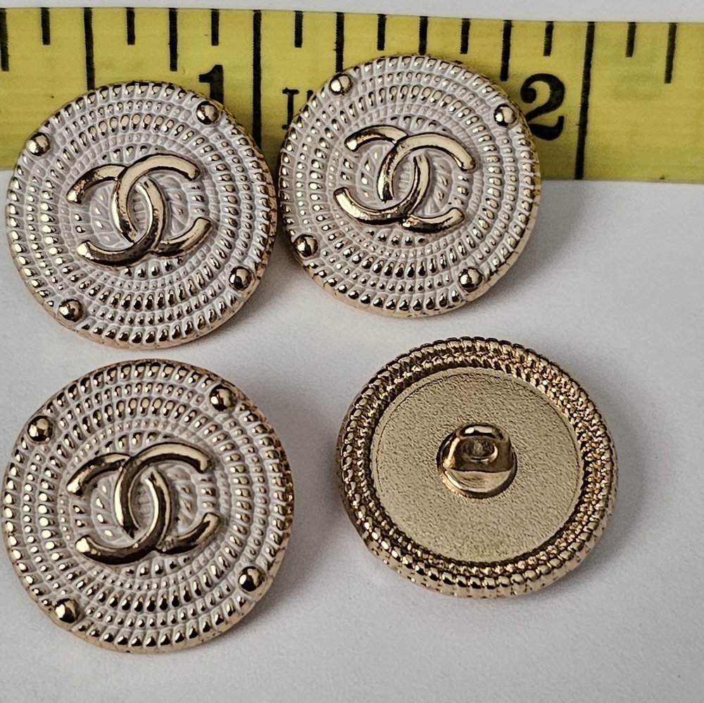 LOT OF 4 BUTTONS NEW,UNWORN - Picture 5 of 5